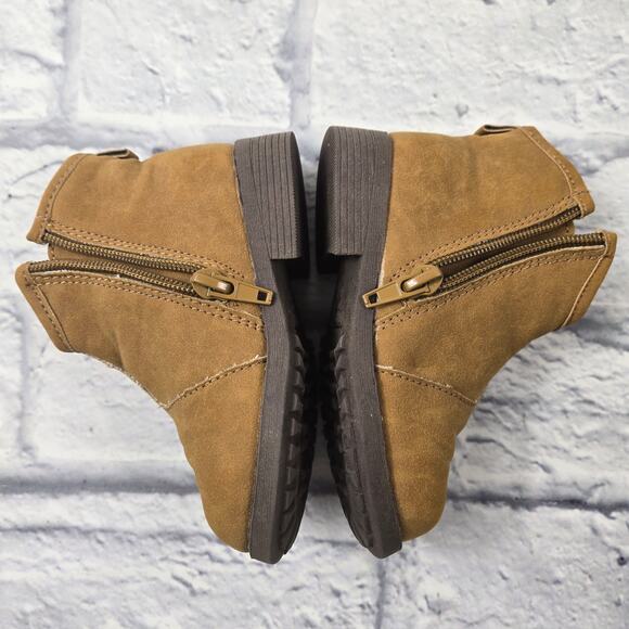 OshKosh B'Gosh Tan Faux Suede Booties Shoes Fringe size 6 Baby Girl's Lug Sole - Picture 6 of 15